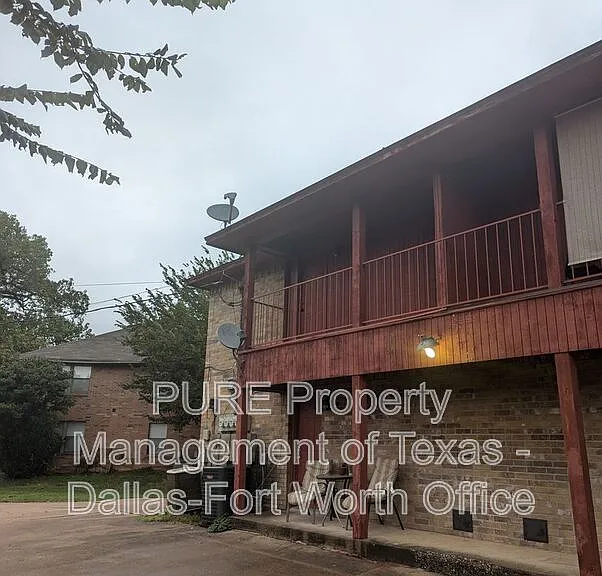 819 Betty Ct #B — Photo 16
