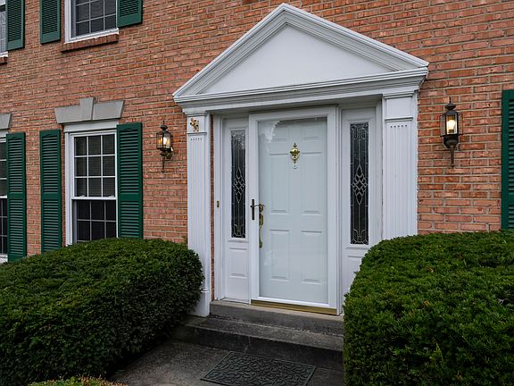 3rd image of 8733 Heritage Dr