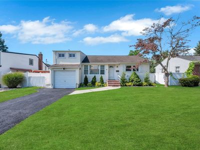 6 Terry Street, Hicksville, NY, 11801