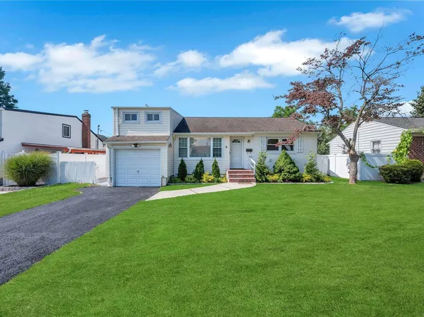 6 Terry Street, Hicksville, NY 11801