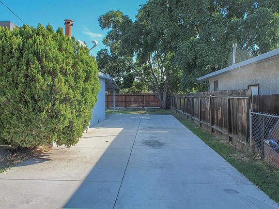 3rd image of 306 S Del Mar Ave
