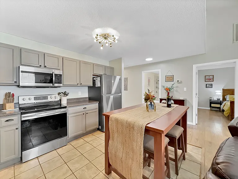 4700 Royal Prince Way — Photo 10