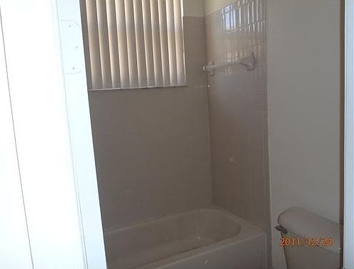 5th image of 943 NE 42nd Ter #943