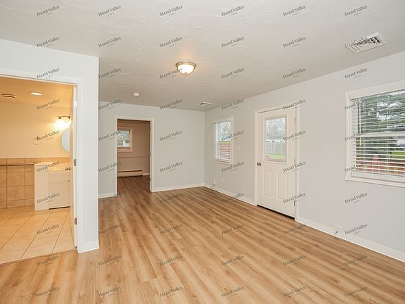 5th image of 9131 Newkirk Dr