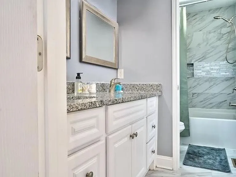 2225 Baker Ter NW — Photo 3