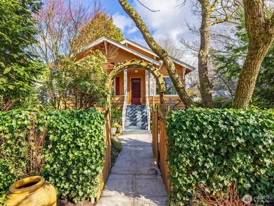2332 45th Avenue SW, Seattle, WA, 98116