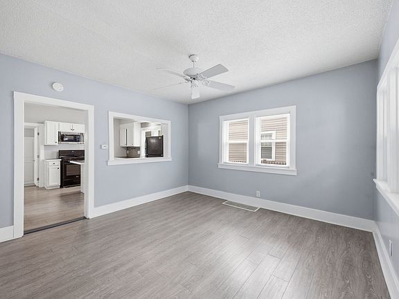 5th image of 422 S 10th St