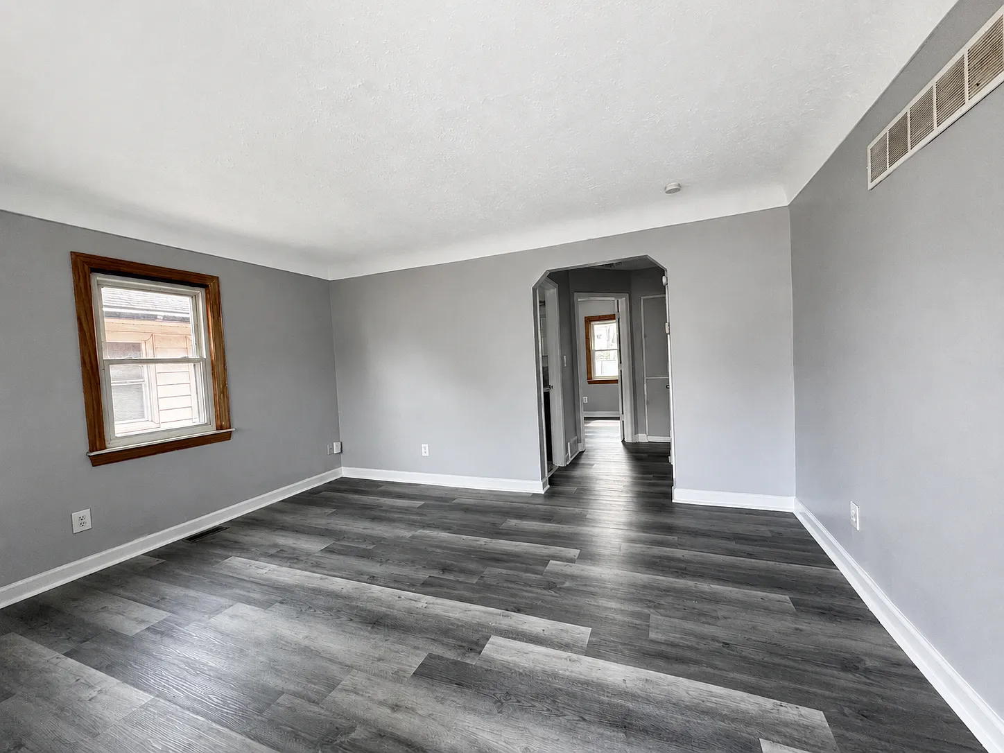 3 bed, 1017 sqft, $1,599 — Photo 3