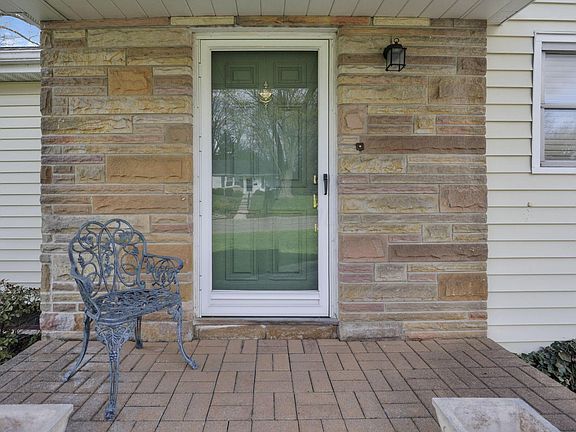 5th image of 814 Smithfield Dr