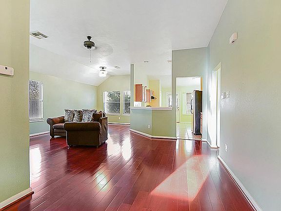 4th image of 4419 Heritage Trail Dr
