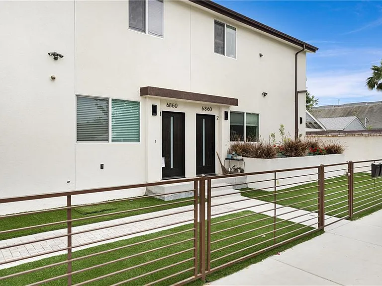 6860 Gentry Ave #2 — Photo 3