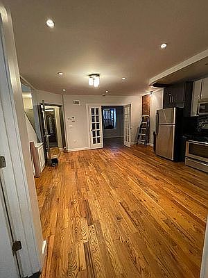 4th image of 633 Willoughby Ave #1
