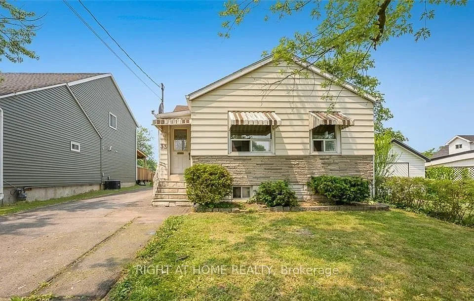 33 Keele St #UPPER