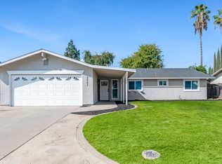 3731 S Mountain Ct, Visalia, CA 93277