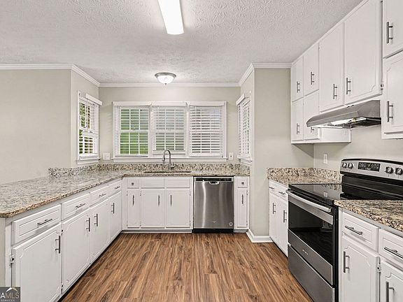 2nd image of 152 Olde Hampton Way