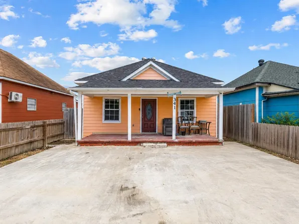 341 12th St, Port Arthur, TX 77640