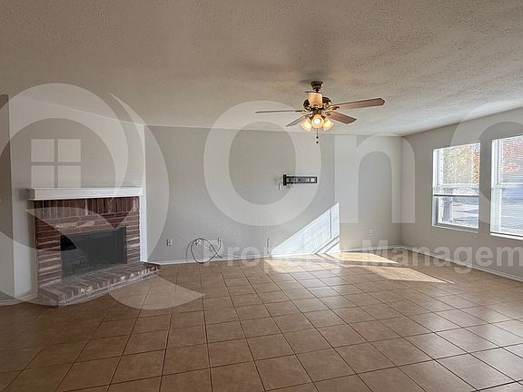 5th image of 4240 Hunters Creek Dr