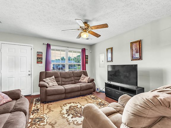 5th image of 1645 Hannibal Dr