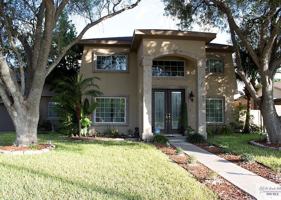 1st image of 28 Crownridge Dr