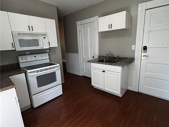 5th image of 188-190 Charlotte St #188