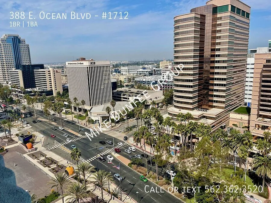 Downtown, High-Rise One Bedroom Condo at the AQUA — Photo 4