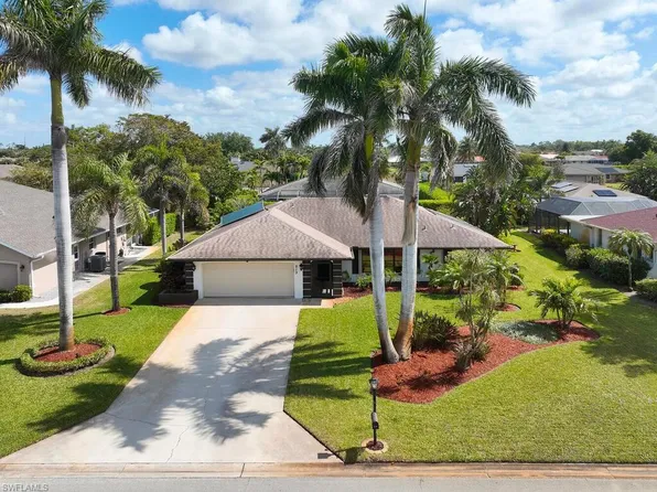 213 Bay Meadows Dr, Naples, FL 34113