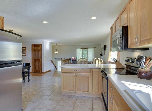 3rd image of 23585 Marigold St NW