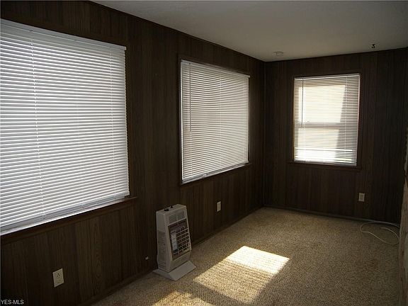 4th image of 469 Poplar St
