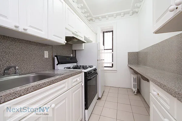 Rented by NextStopNY | media 26