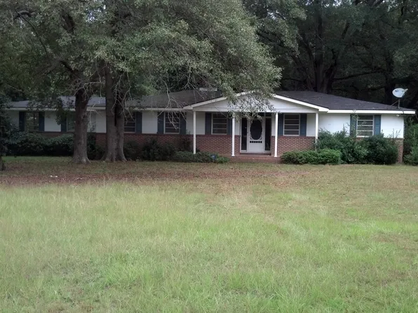 716 W Barnard St, Glennville, GA 30427