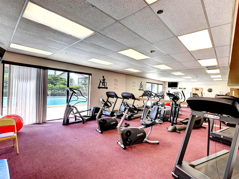 10938 Roebelini Palm Ct #B — Photo 37