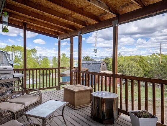 3rd image of 90 Spruce Dr