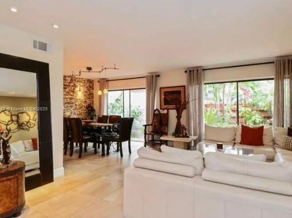 2991 Lakewood Ln, Hollywood, FL 33021