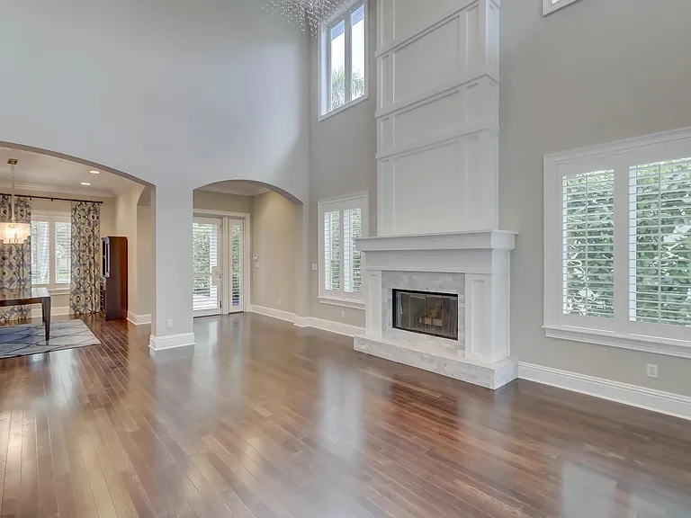 425 NE 11th Ave — Photo 9