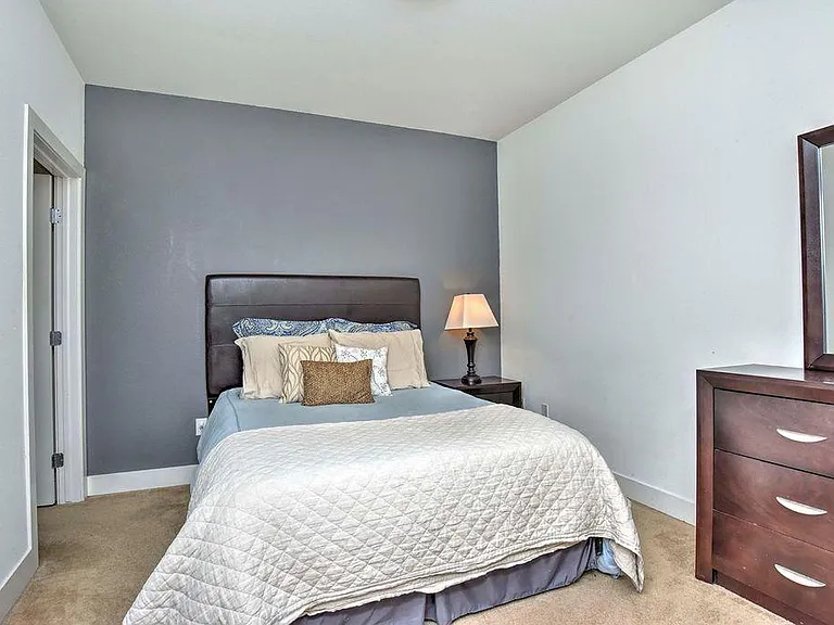 2240 N Clay St #409 — Photo 8