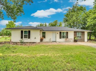 808 Gibson Rd, Waxahachie, TX 75165