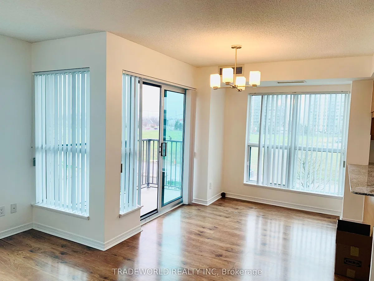 Building Photo - 185 Oneida Cres #206