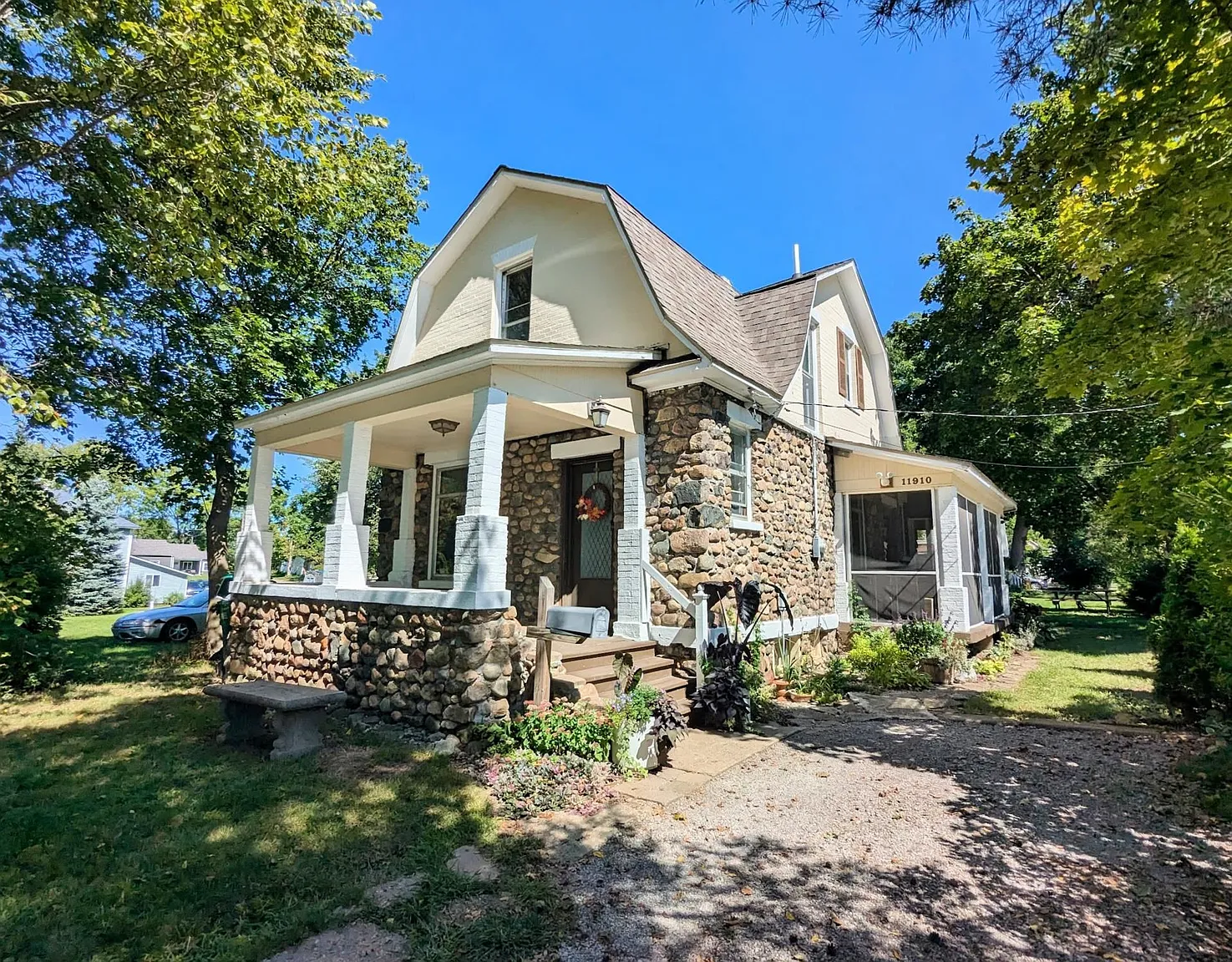 11910 Walter St photo 1