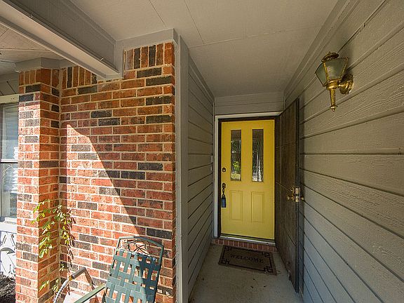 3rd image of 2404 Stirrup Dr