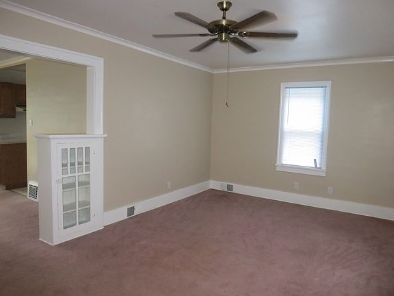 2nd image of 929 E Irvington Ave