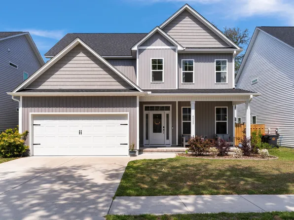 6525 Oak Canopy Dr, Wilmington, NC 28409