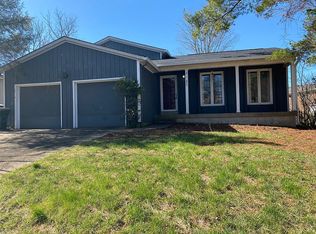 9102 Marse Henry Dr, Jeffersontown, KY 40299