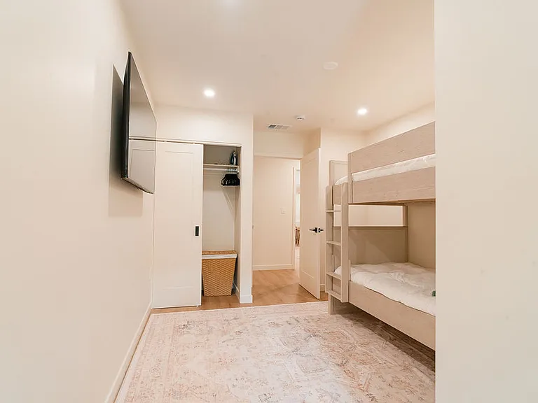 10461 Shadyridge Dr — Photo 12