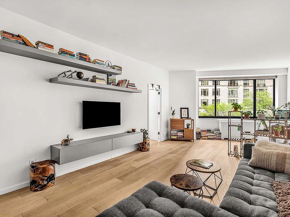 1st image of 62 W 62nd St APT 5E