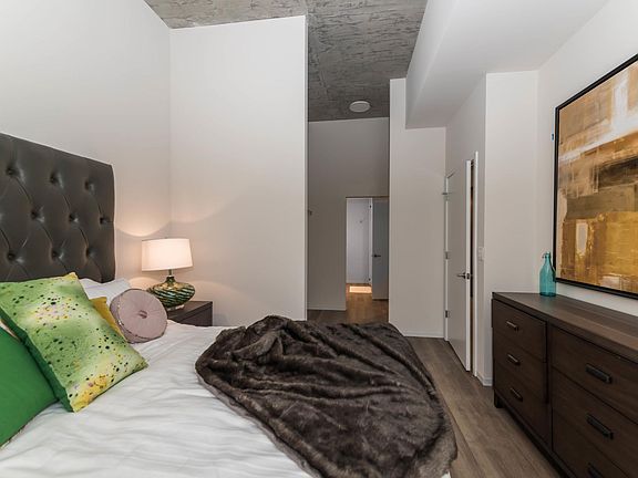 2nd image of 1422 S Wabash Ave #1002