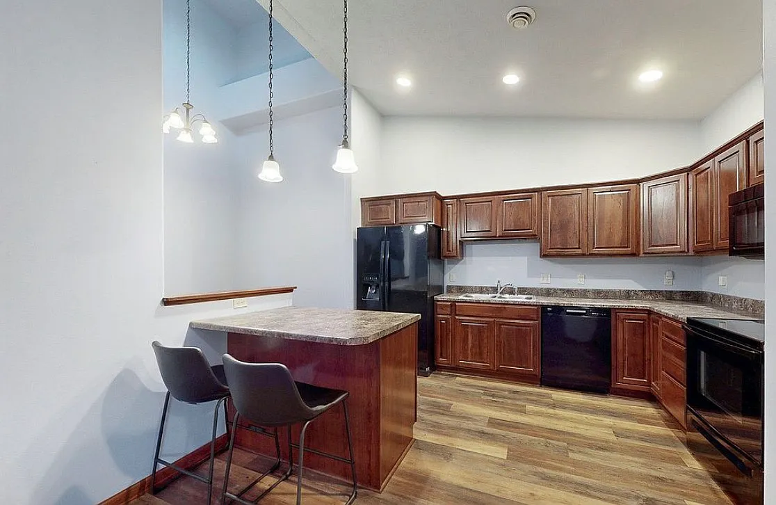 3 bed, 1666 sqft, $1,850 — Photo 2