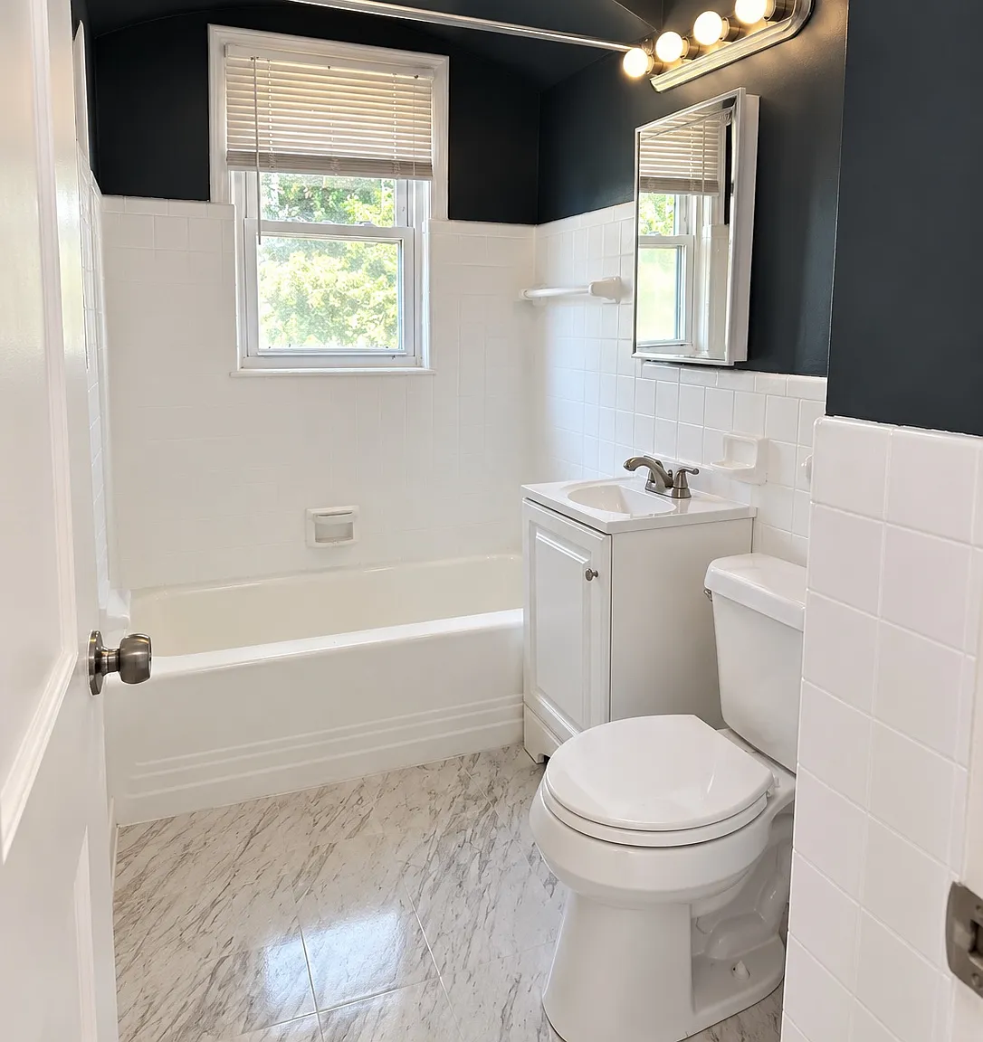 3 bed, 1000 sqft, $1,300 — Photo 3