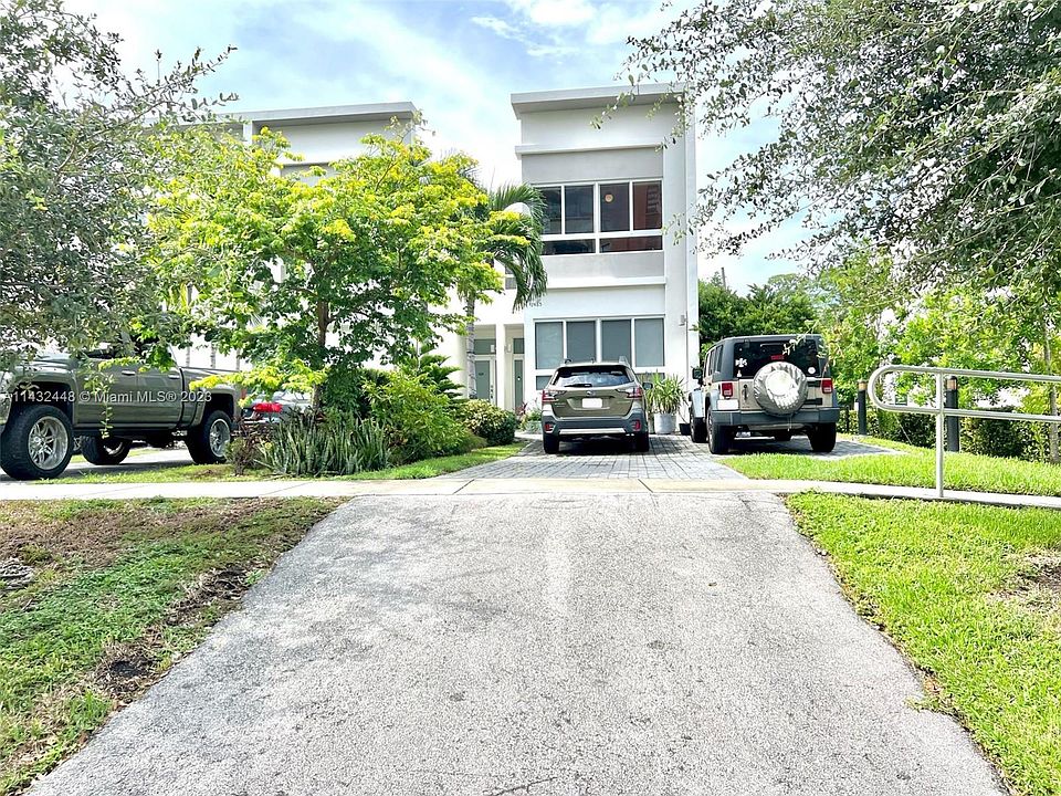 1st image of 2485 NE 135th St