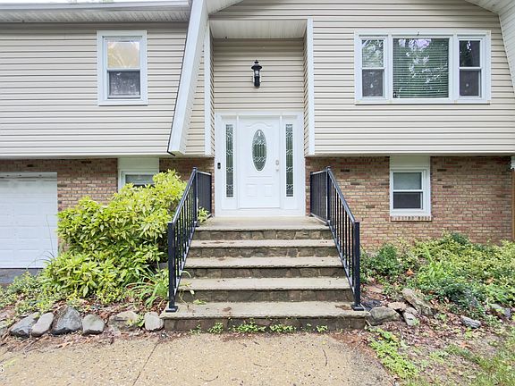 3rd image of 11 Maple Street