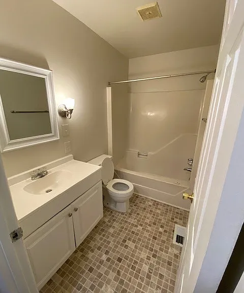 Lochwood Dr — Photo 9